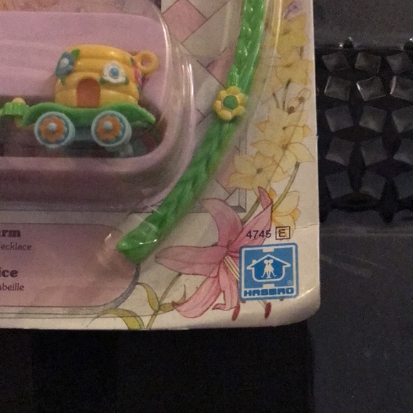 Charmkins - Honey Bee Necklace and Sweet Bea Charm. 1984 In original package. - Picture 4 of 14